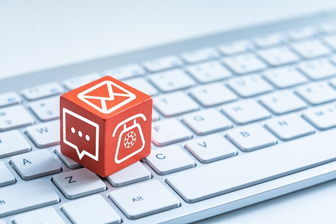 PC上に赤ブロック